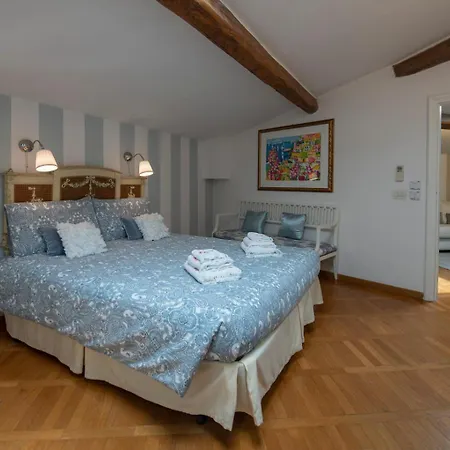 Romantic And Charming Apartments-2